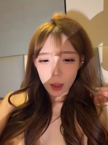 linlian3 Stripchat recording at 2026-05-16 21:41:00